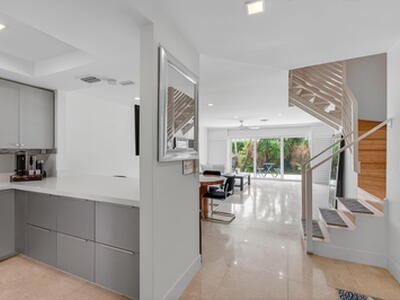 130 Andrews Avenue W, Delray Beach, FL 33483