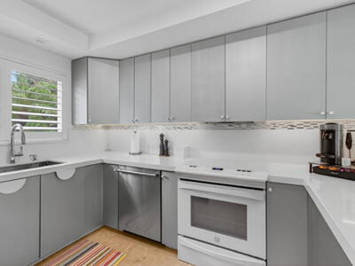 130 Andrews Avenue W, Delray Beach, FL 33483