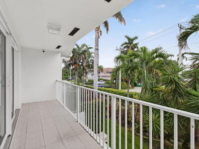 130 Andrews Avenue W, Delray Beach, FL 33483