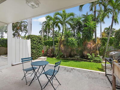 130 Andrews Avenue W, Delray Beach, FL 33483