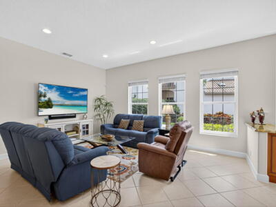 902 Augusta Pointe Drive, Palm Beach Gardens, FL 33418