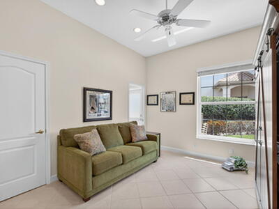 902 Augusta Pointe Drive, Palm Beach Gardens, FL 33418