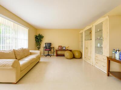 2533 Dolphin Drive, Delray Beach, FL 33445