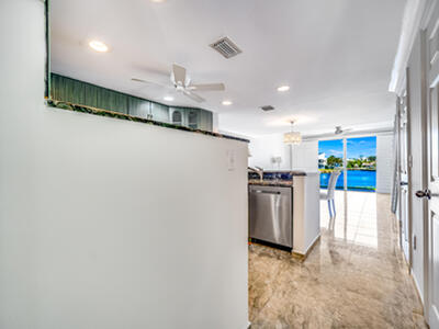 892 E Jeffery Street, Boca Raton, FL 33487