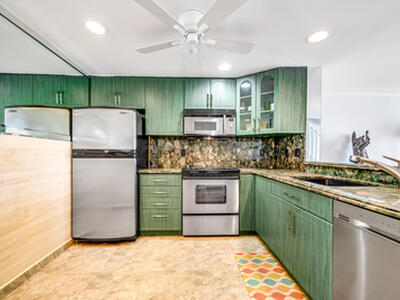 892 E Jeffery Street, Boca Raton, FL 33487