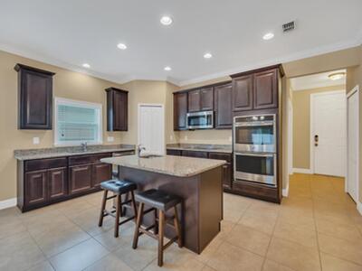 5335 NW Wisk Fern Circle, Port Saint Lucie, FL 34986