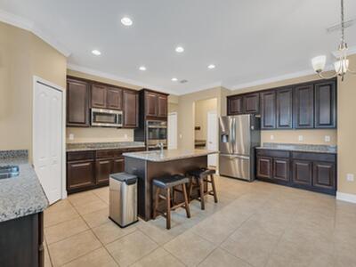 5335 NW Wisk Fern Circle, Port Saint Lucie, FL 34986