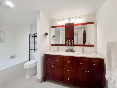 37 Stratford Lane, Boynton Beach, FL 33436