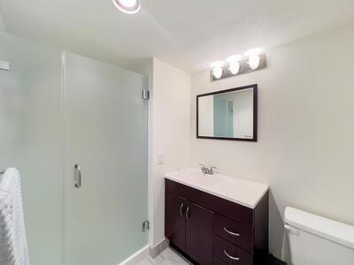 37 Stratford Lane, Boynton Beach, FL 33436