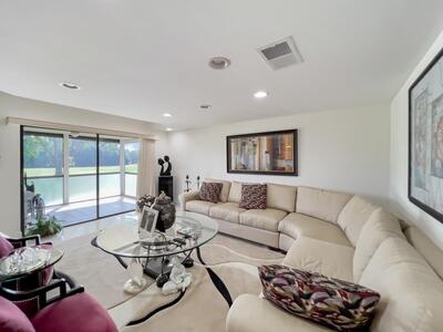 37 Stratford Lane, Boynton Beach, FL 33436