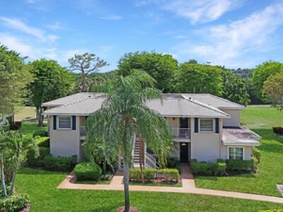 37 Stratford Lane, Boynton Beach, FL 33436