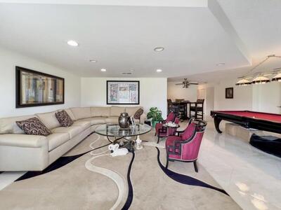 37 Stratford Lane, Boynton Beach, FL 33436