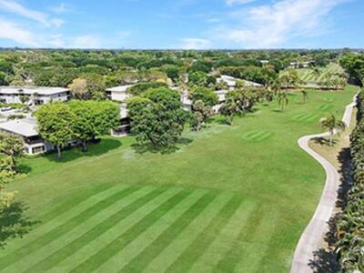 37 Stratford Lane, Boynton Beach, FL 33436