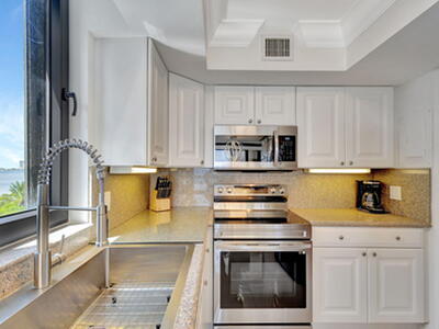 Riviera Beach, FL 33404