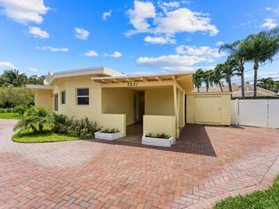 7531 Edgewater Circle, Lake Clarke Shores, FL 33406