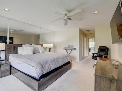 18 Westgate Lane, Boynton Beach, FL 33436