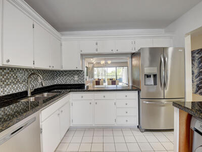 18 Westgate Lane, Boynton Beach, FL 33436