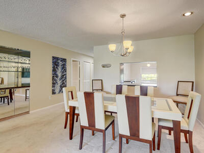 18 Westgate Lane, Boynton Beach, FL 33436