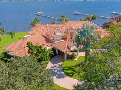 901 SE Riverside Drive