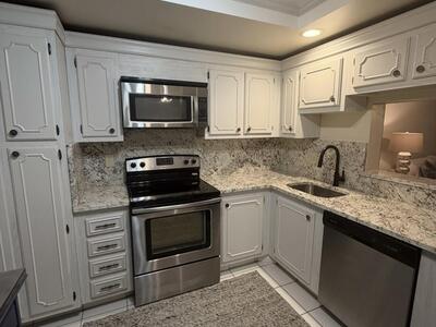 3590 Via Poinciana, Lake Worth, FL 33467