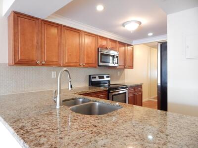 9 Royal Palm Way, Boca Raton, FL 33432