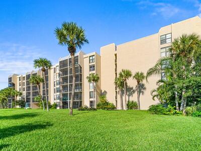 9 Royal Palm Way, Boca Raton, FL 33432