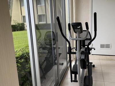 123 Lake Pine Circle, Greenacres, FL 33463