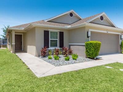 5940 NW Pine Trail Circle, Port Saint Lucie, FL 34983