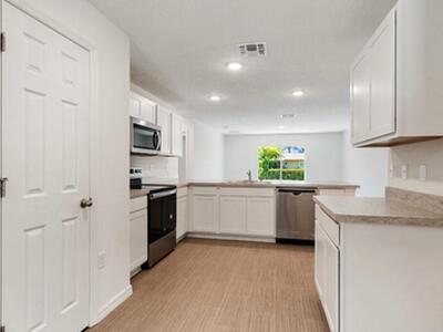 442 SW Carmelite Street, Port Saint Lucie, FL 34983