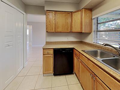 10651 NW 28th Street, Sunrise, FL 33322