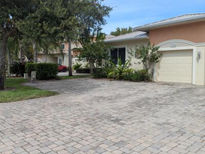826 Middleton Drive SW, Vero Beach, FL 32962