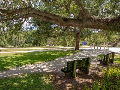 826 Middleton Drive SW, Vero Beach, FL 32962