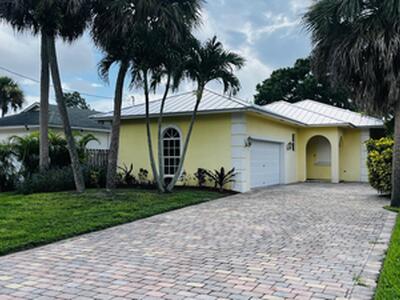 17648 Cinquez Park Road W