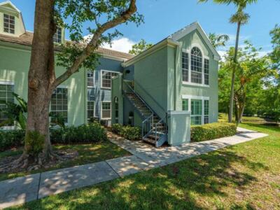 1050 Crystal P Way, Delray Beach, FL 33444