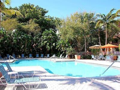 1050 Crystal P Way, Delray Beach, FL 33444