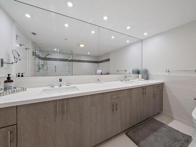 5070 N Ocean Dr, Singer Island, FL 33404