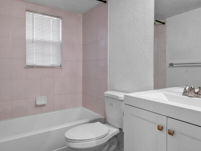 1604 SE Green Acres Circle, Port Saint Lucie, FL 34952