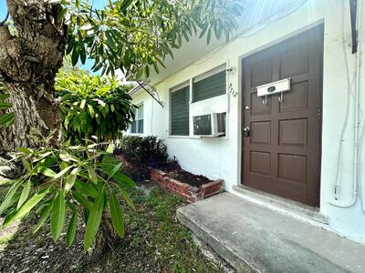 5712 Pinewood Avenue, West Palm Beach, FL 33407