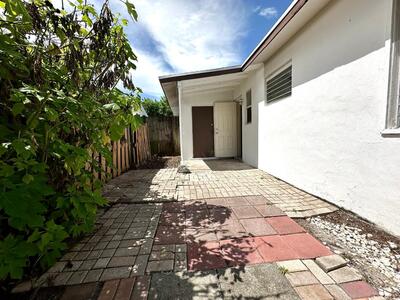 5712 Pinewood Avenue, West Palm Beach, FL 33407