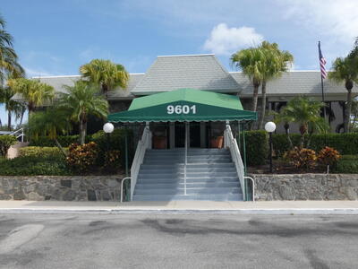 18081 SE Country Club Drive, Jupiter, FL 33469