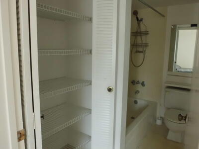 121 Lake Pine Circle, Greenacres, FL 33463