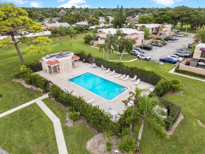 4025 Village Drive, Delray Beach, FL 33445