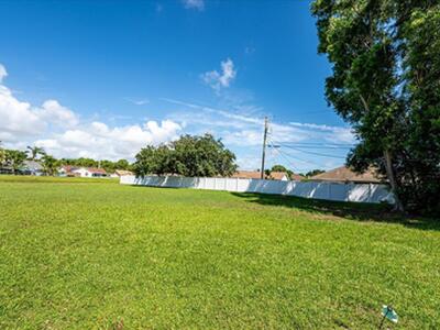 2175 SE Heathwood Circle, Port Saint Lucie, FL 34952