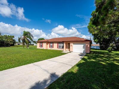 2175 SE Heathwood Circle, Port Saint Lucie, FL 34952