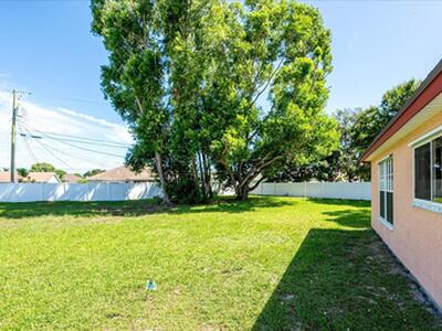 2175 SE Heathwood Circle, Port Saint Lucie, FL 34952