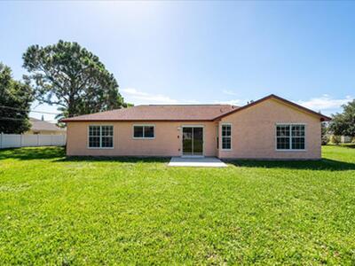2175 SE Heathwood Circle, Port Saint Lucie, FL 34952