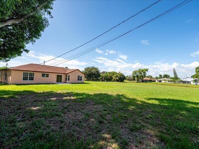 2175 SE Heathwood Circle, Port Saint Lucie, FL 34952