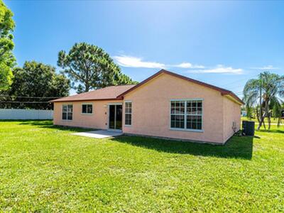 2175 SE Heathwood Circle, Port Saint Lucie, FL 34952