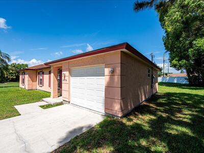 2175 SE Heathwood Circle, Port Saint Lucie, FL 34952