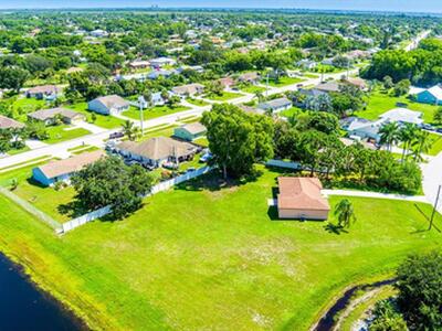 2175 SE Heathwood Circle, Port Saint Lucie, FL 34952